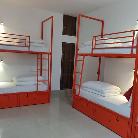 Live Free Hostel Varanasi Exterior foto