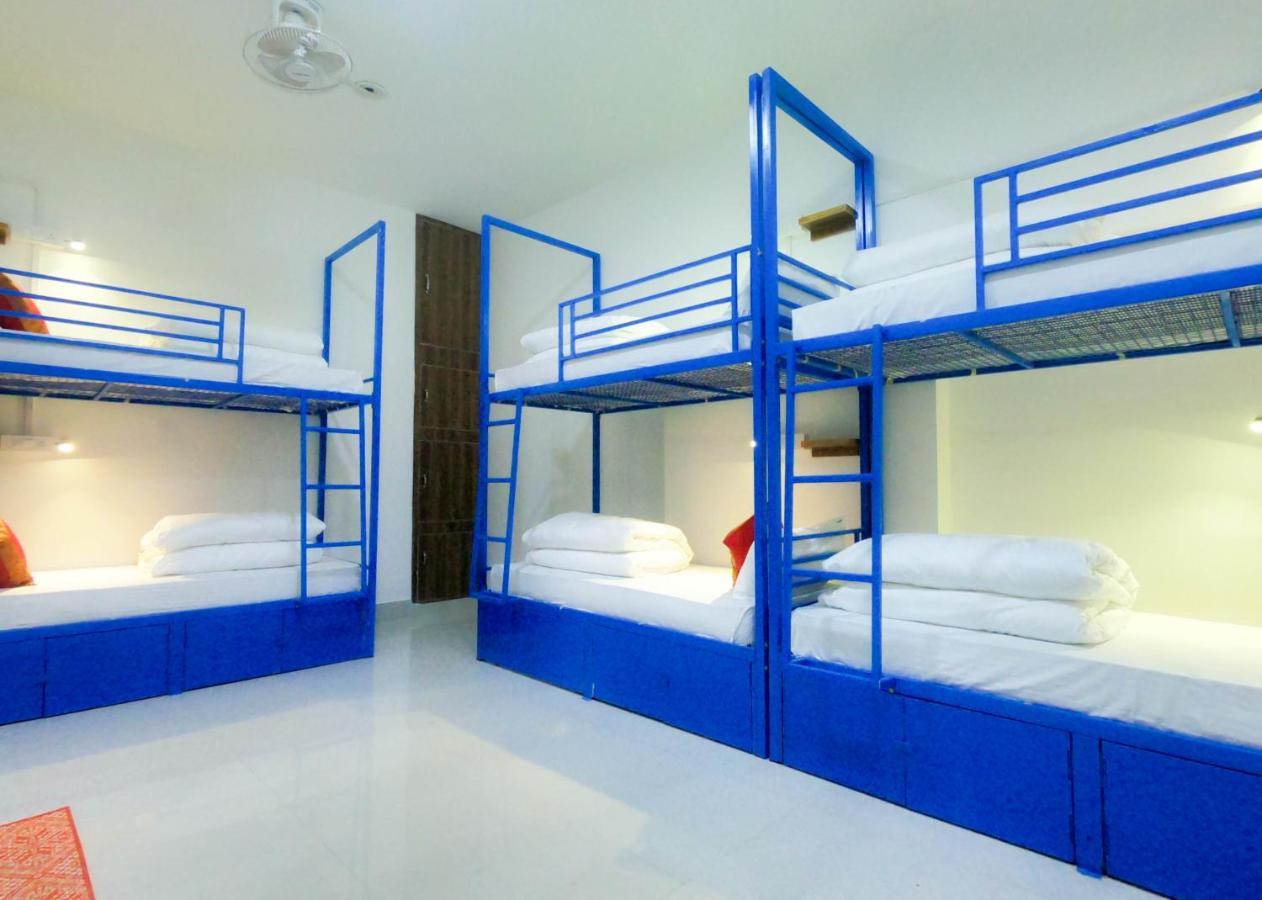 Live Free Hostel Varanasi Exterior foto
